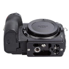 1/4-20 Thread and SS2  or QD Strap Port
