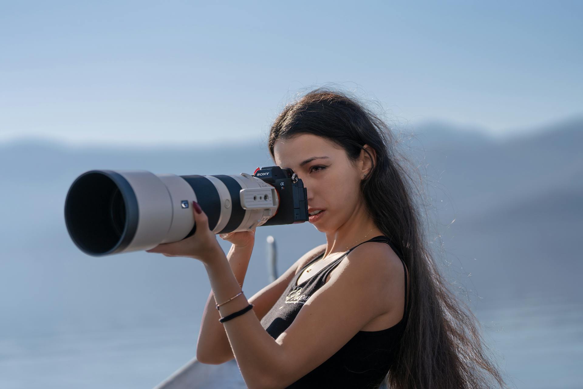 How to Properly Balance Long Telephoto Lenses on Tripods